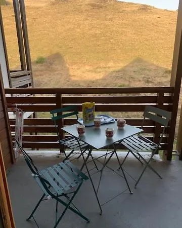 4 Personnes Avec Piscine, Wifi, Garage Appartamento